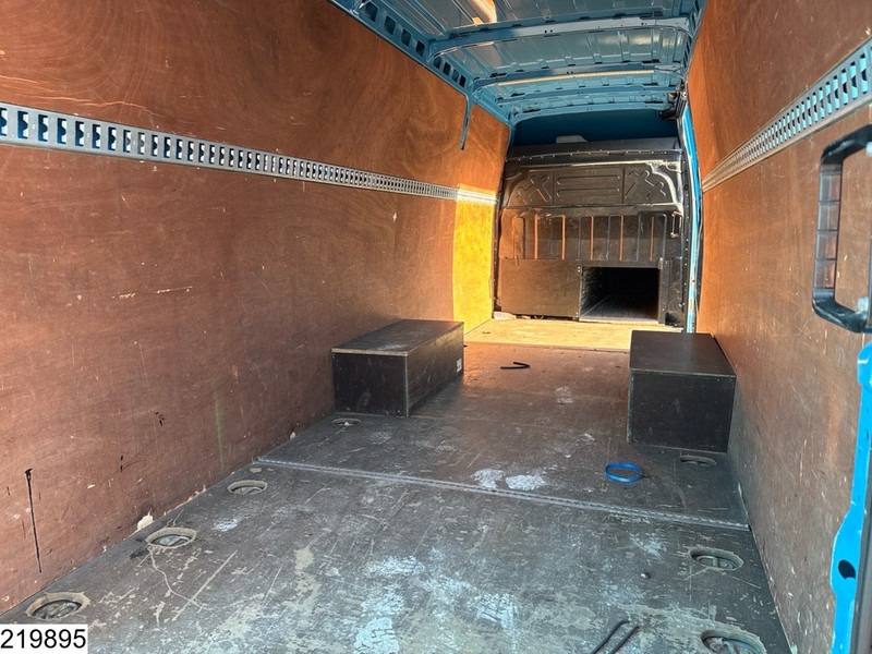 Box van Iveco Daily Daily 35 NP EURO 6, CNG, Manual transmission: picture 11 Box van Iveco Daily Daily 35 NP EURO 6, CNG, Manual transmission: picture 11