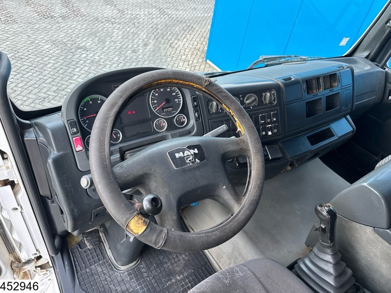 MAN TGA 35 390 8x4, Euro 3, Manual, steel suspension - Tipper: picture 5 MAN TGA 35 390 8x4, Euro 3, Manual, steel suspension - Tipper: picture 5