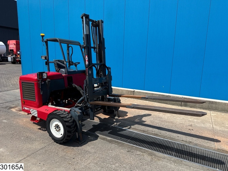 Moffett M5 20.4 1889 Hr, 26.1 kW - Diesel forklift: picture 3 Moffett M5 20.4 1889 Hr, 26.1 kW - Diesel forklift: picture 3