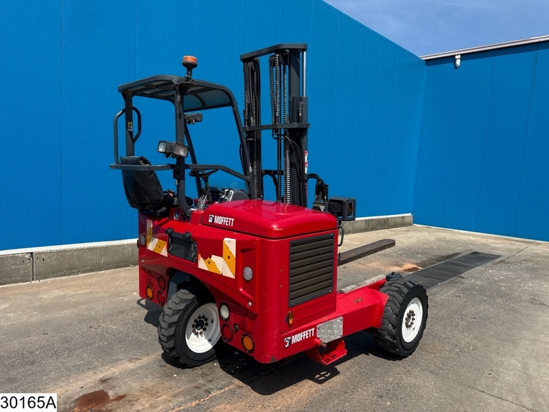 Moffett M5 20.4 1889 Hr, 26.1 kW - Diesel forklift: picture 4 Moffett M5 20.4 1889 Hr, 26.1 kW - Diesel forklift: picture 4