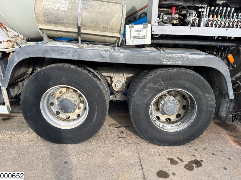 Renault Kerax 410 Dxi 8x4, Cifa, 9m3, Remote - Concrete mixer truck: picture 3 Renault Kerax 410 Dxi 8x4, Cifa, 9m3, Remote - Concrete mixer truck: picture 3