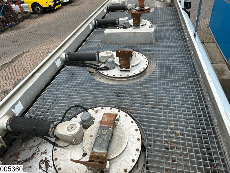 Leasing of Renault Premium 310 Dxi EURO 5, Retarder, Fuel, 13.000 Liter, 4 Comp Renault Premium 310 Dxi EURO 5, Retarder, Fuel, 13.000 Liter, 4 Comp: picture 14 Leasing of Renault Premium 310 Dxi EURO 5, Retarder, Fuel, 13.000 Liter, 4 Comp Renault Premium 310 Dxi EURO 5, Retarder, Fuel, 13.000 Liter, 4 Comp: picture 14