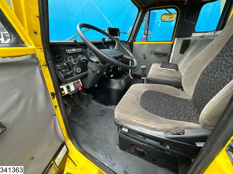 Volvo N 10 Wrecker, Steel suspension - Crane truck: picture 5 Volvo N 10 Wrecker, Steel suspension - Crane truck: picture 5