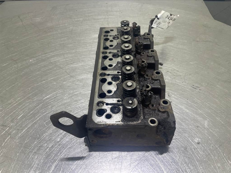 Ahlmann AS900-Cummins B3.3T-Cylinder head/Zylinderköpf - Engine for Construction machinery: picture 3 Ahlmann AS900-Cummins B3.3T-Cylinder head/Zylinderköpf - Engine for Construction machinery: picture 3
