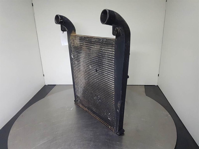 Case 921C-Modine 259332A4-Cooler/Kühler/Koeler - Engine for Construction machinery: picture 2 Case 921C-Modine 259332A4-Cooler/Kühler/Koeler - Engine for Construction machinery: picture 2