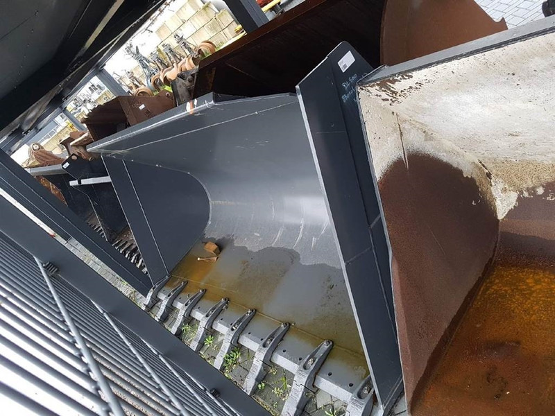 Doosan DL 500 - 3,40 mtr - Bucket/Schaufel/Dichte bak - Bucket: picture 1 Doosan DL 500 - 3,40 mtr - Bucket/Schaufel/Dichte bak - Bucket: picture 1