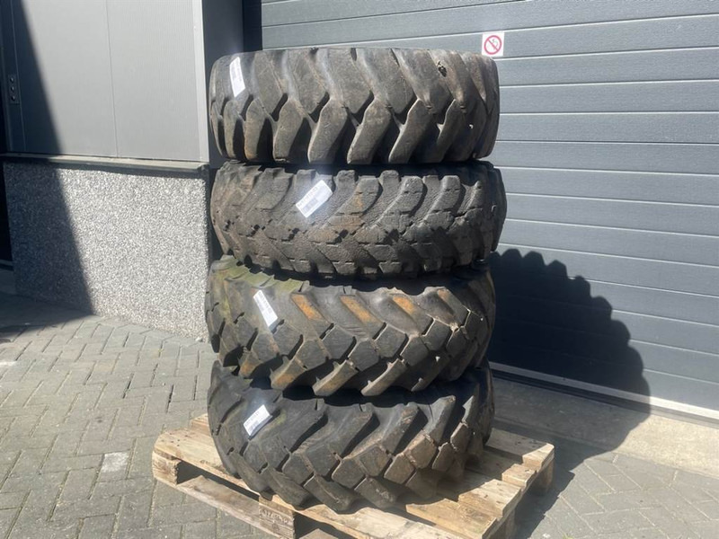Everest 12.5-18 - Tire/Reifen/Band - Wheels and tires for Construction machinery: picture 2 Everest 12.5-18 - Tire/Reifen/Band - Wheels and tires for Construction machinery: picture 2
