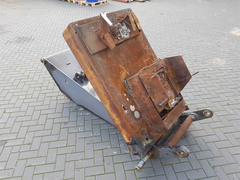 Fuchs MHL320-Terex 6733106201/0733106002-Cab elevators - Frame/ Chassis for Construction machinery: picture 5 Fuchs MHL320-Terex 6733106201/0733106002-Cab elevators - Frame/ Chassis for Construction machinery: picture 5