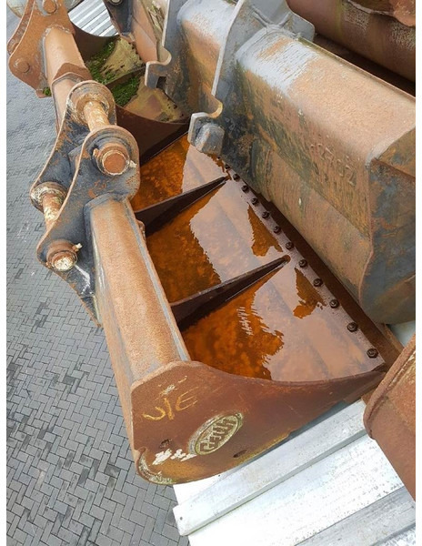 GEITH MCR 186-2,10 mtr-Bucket/Tieflöffel/Dichte bak - Bucket: picture 2 GEITH MCR 186-2,10 mtr-Bucket/Tieflöffel/Dichte bak - Bucket: picture 2