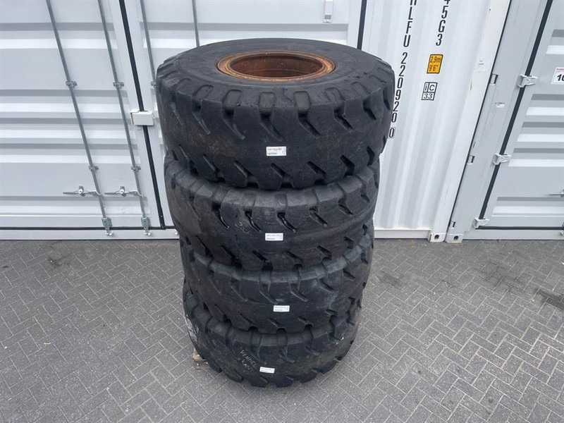Hyundai HL740-9-Michelin 20.5R25-Tire/Reifen/Band - Wheels and tires for Construction machinery: picture 2 Hyundai HL740-9-Michelin 20.5R25-Tire/Reifen/Band - Wheels and tires for Construction machinery: picture 2