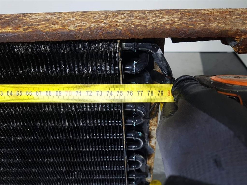 Hyundai HL760-9 - Airco condenser/Klimakondensator/Airco - Frame/ Chassis: picture 4 Hyundai HL760-9 - Airco condenser/Klimakondensator/Airco - Frame/ Chassis: picture 4