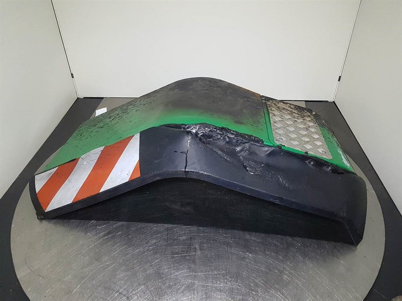 JCB 426E AGRI HT - Mud guard/Kotfluegel/Spatbord - Frame/ Chassis for Construction machinery: picture 1 JCB 426E AGRI HT - Mud guard/Kotfluegel/Spatbord - Frame/ Chassis for Construction machinery: picture 1