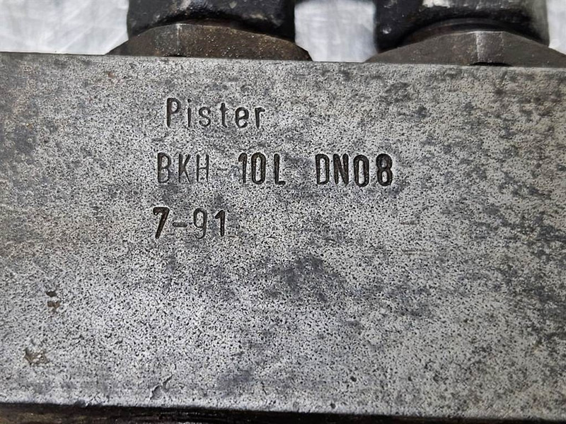 Kramer 512SL-Pister BKH-10L-Ball valve/Kugelhahn - Hydraulics for Construction machinery: picture 5 Kramer 512SL-Pister BKH-10L-Ball valve/Kugelhahn - Hydraulics for Construction machinery: picture 5