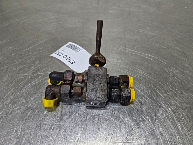 Kramer 512SL-Pister BKH-10L-Ball valve/Kugelhahn - Hydraulics for Construction machinery: picture 1 Kramer 512SL-Pister BKH-10L-Ball valve/Kugelhahn - Hydraulics for Construction machinery: picture 1