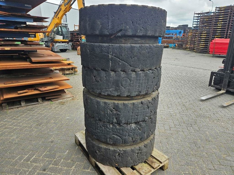 Liebherr 10.00-20 - Tire/Reifen/Band - Wheels and tires for Construction machinery: picture 3 Liebherr 10.00-20 - Tire/Reifen/Band - Wheels and tires for Construction machinery: picture 3