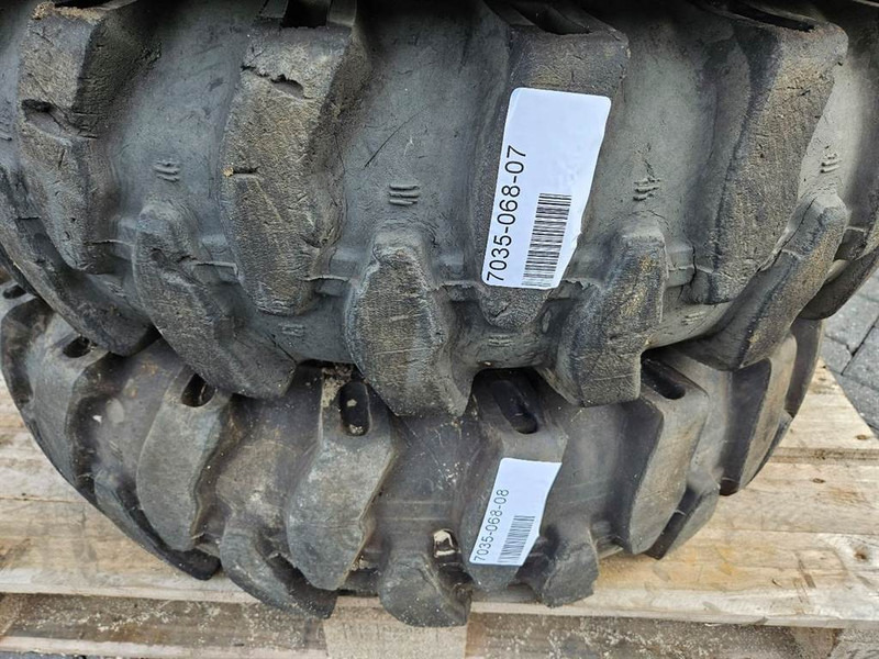 Liebherr A924B-Athletik 10.00-20-Tire/Reifen/Band - Wheels and tires for Construction machinery: picture 2 Liebherr A924B-Athletik 10.00-20-Tire/Reifen/Band - Wheels and tires for Construction machinery: picture 2
