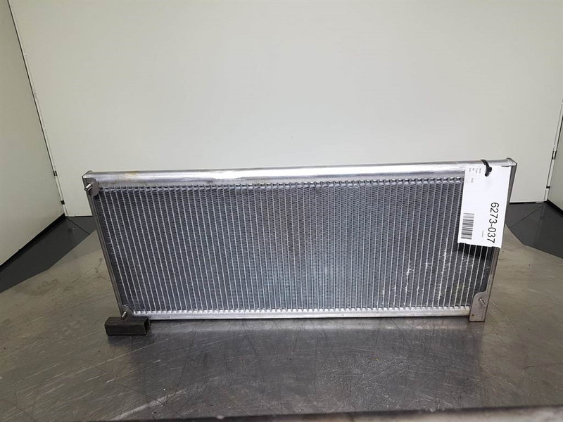 Liebherr L524-11645412-Airco condenser/Klimakondensator - Frame/ Chassis: picture 4 Liebherr L524-11645412-Airco condenser/Klimakondensator - Frame/ Chassis: picture 4