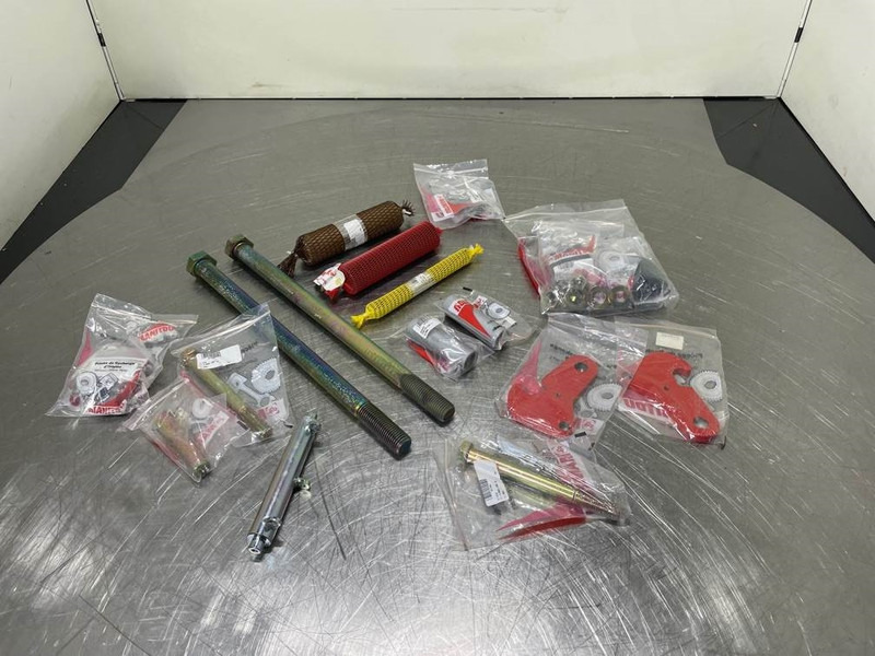 Manitou - Trailer hitch/Anhängerkupplung/Trekhaak - Frame/ Chassis for Construction machinery: picture 2 Manitou - Trailer hitch/Anhängerkupplung/Trekhaak - Frame/ Chassis for Construction machinery: picture 2