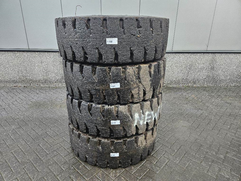 New Holland W110C-Barkley 17.5R25-Tire/Reifen/Band - Wheels and tires for Construction machinery: picture 1 New Holland W110C-Barkley 17.5R25-Tire/Reifen/Band - Wheels and tires for Construction machinery: picture 1