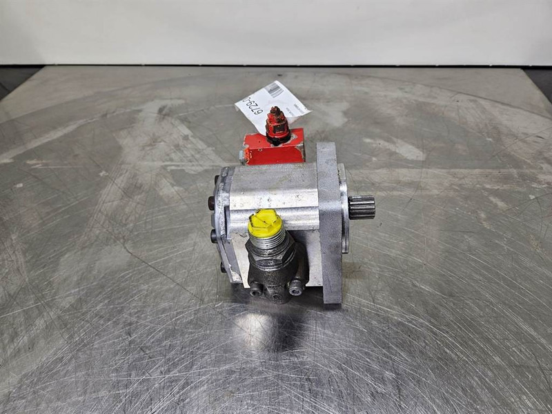 Sauer Danfoss SNP3NN/038RN06D-Gearpump/Zahnradpumpe/Tandwielpomp - Hydraulics for Construction machinery: picture 2 Sauer Danfoss SNP3NN/038RN06D-Gearpump/Zahnradpumpe/Tandwielpomp - Hydraulics for Construction machinery: picture 2