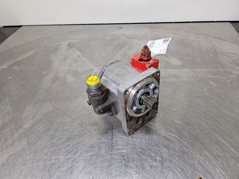 Sauer Danfoss SNP3NN/038RN06D-Gearpump/Zahnradpumpe/Tandwielpomp - Hydraulics for Construction machinery: picture 1 Sauer Danfoss SNP3NN/038RN06D-Gearpump/Zahnradpumpe/Tandwielpomp - Hydraulics for Construction machinery: picture 1