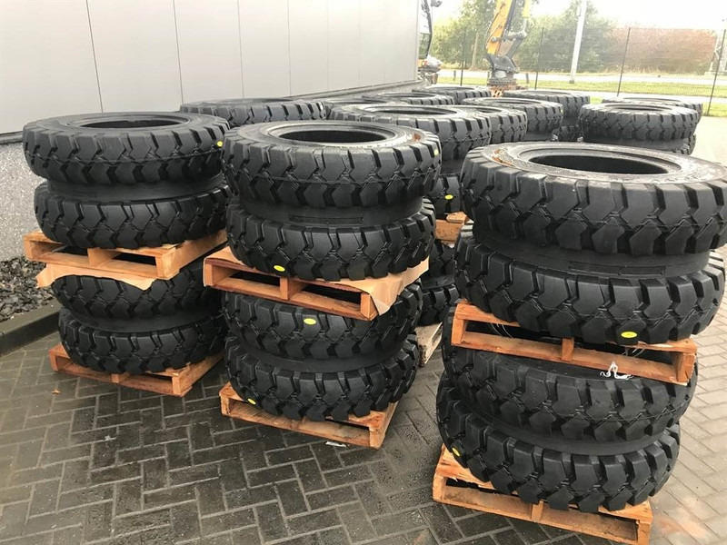 Trelleborg 10.00-20 Dual excavator solid-Tyre/Reifen/Banden - Wheels and tires for Construction machinery: picture 1 Trelleborg 10.00-20 Dual excavator solid-Tyre/Reifen/Banden - Wheels and tires for Construction machinery: picture 1