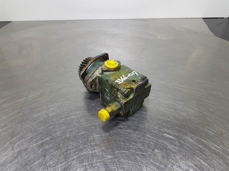 Vickers V210-8W - Gearpump/Zahnradpumpe/Tandwielpomp - Hydraulics: picture 4 Vickers V210-8W - Gearpump/Zahnradpumpe/Tandwielpomp - Hydraulics: picture 4