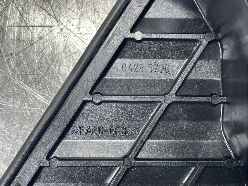 Volvo L30B-Deutz TD2011L04I-04286700-Zahnriemenabdeckung - Engine for Construction machinery: picture 3 Volvo L30B-Deutz TD2011L04I-04286700-Zahnriemenabdeckung - Engine for Construction machinery: picture 3