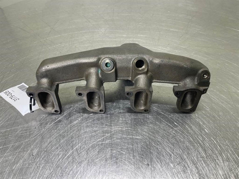 Volvo L30B-Z/X-Deutz TD2011L04I-04286407-Intake manifold - Engine for Construction machinery: picture 3 Volvo L30B-Z/X-Deutz TD2011L04I-04286407-Intake manifold - Engine for Construction machinery: picture 3