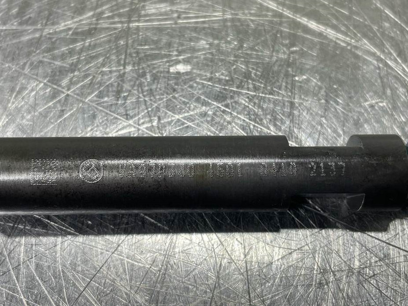 Volvo L30B-Z/X-Deutz TD2011L04I-Injector/Einspritzdüse - Engine for Construction machinery: picture 3 Volvo L30B-Z/X-Deutz TD2011L04I-Injector/Einspritzdüse - Engine for Construction machinery: picture 3