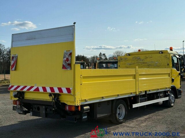 Interior photo 2: Leasing of MAN TGL 8.150 Pritsche * SELTEN LADEBORDWAND * Klima MAN TGL 8.150 Pritsche * SELTEN LADEBORDWAND * Klima