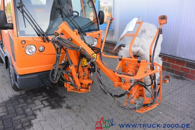 Multicar M30 4x4 Leitpfostenwaschanlage + 1.000 Ltr Tank - Tipper, Municipal/ Special vehicle: picture 3 Multicar M30 4x4 Leitpfostenwaschanlage + 1.000 Ltr Tank - Tipper, Municipal/ Special vehicle: picture 3