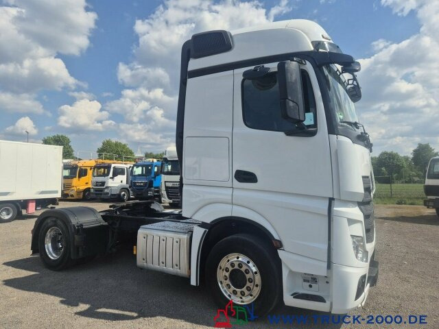 Mercedes-Benz Actros 1846 Giga Space Retarder 2 Betten - Tractor unit: picture 5 Mercedes-Benz Actros 1846 Giga Space Retarder 2 Betten - Tractor unit: picture 5