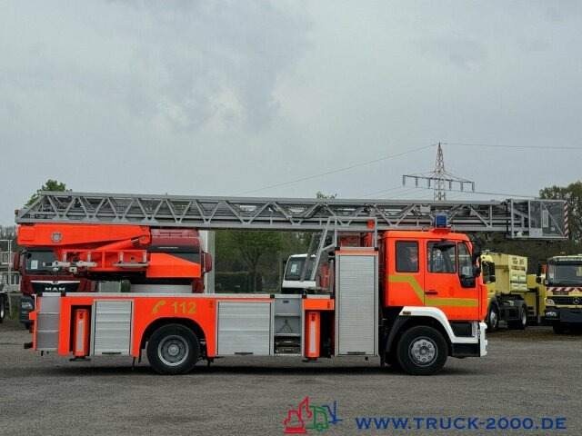 MAN 15.285 METZ Feuerwehr Drehleiter 30mRettungskorb - Truck: picture 4 MAN 15.285 METZ Feuerwehr Drehleiter 30mRettungskorb - Truck: picture 4
