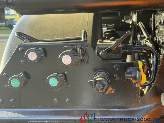 Unimog U 400 4x4 Winterdienst epoke Salzstreuer 238 PS - Truck: picture 4 Unimog U 400 4x4 Winterdienst epoke Salzstreuer 238 PS - Truck: picture 4