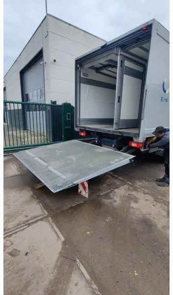 Dhollandia Tailgate / Loadboard / Laadklep / Achtersluitklep 2000 kg MBB / Palfinger / B.A.R. Cargolift - Tail lift: picture 1 Dhollandia Tailgate / Loadboard / Laadklep / Achtersluitklep 2000 kg MBB / Palfinger / B.A.R. Cargolift - Tail lift: picture 1