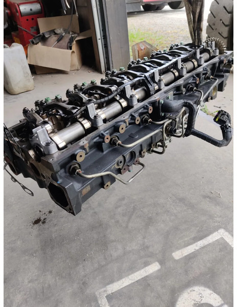 MAN D2676LF53 - Cylinder block: picture 1 MAN D2676LF53 - Cylinder block: picture 1