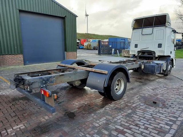 Iveco 120E22 - Cab chassis truck: picture 3 Iveco 120E22 - Cab chassis truck: picture 3