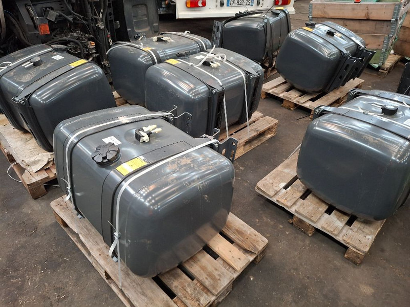 Mercedes-Benz 290L - Fuel tank: picture 2 Mercedes-Benz 290L - Fuel tank: picture 2