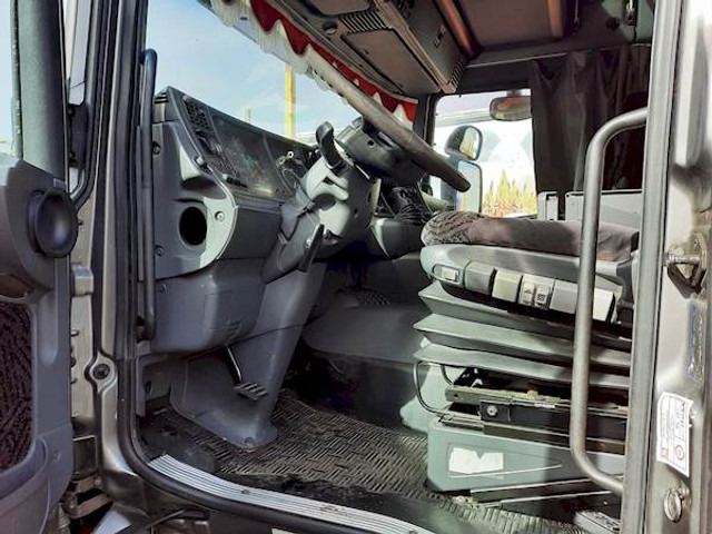 Scania R 114 LB 380 - Cab chassis truck: picture 5 Scania R 114 LB 380 - Cab chassis truck: picture 5
