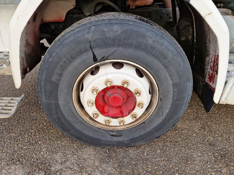 Scania R 142 H 6X2 V8 - Dropside/ Flatbed truck: picture 2 Scania R 142 H 6X2 V8 - Dropside/ Flatbed truck: picture 2