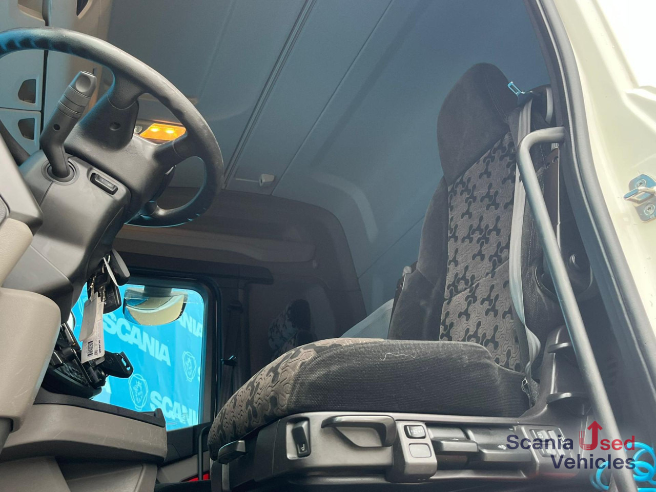 SCANIA R 410 B6x2*4NB LNG RETARDER FRIGO CHEREAU 765x250x - Refrigerator truck: picture 3 SCANIA R 410 B6x2*4NB LNG RETARDER FRIGO CHEREAU 765x250x - Refrigerator truck: picture 3