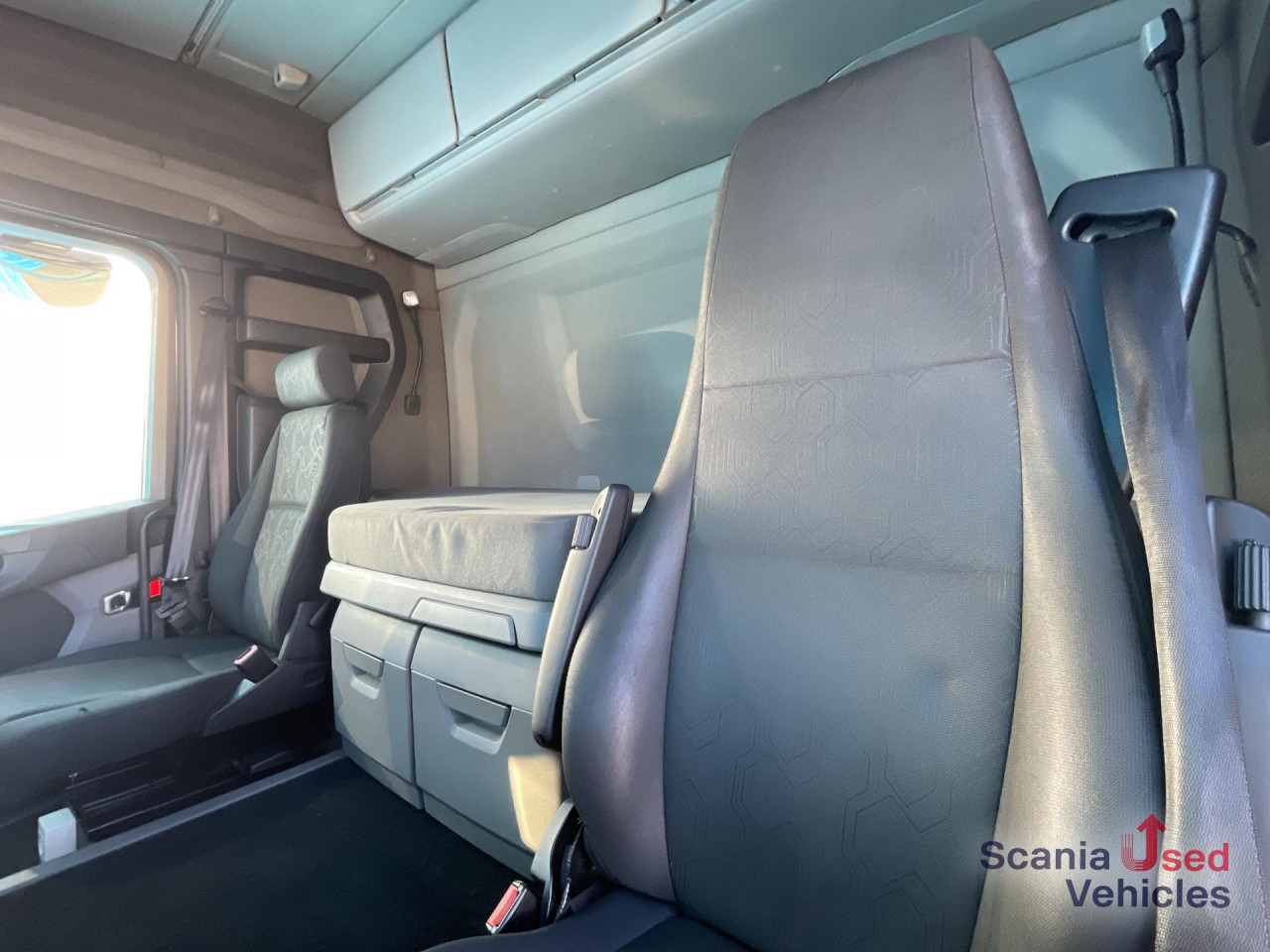 SCANIA R 410 A4x2NA DIFF-L LED RETARDER ADR FL - Tractor unit: picture 5 SCANIA R 410 A4x2NA DIFF-L LED RETARDER ADR FL - Tractor unit: picture 5