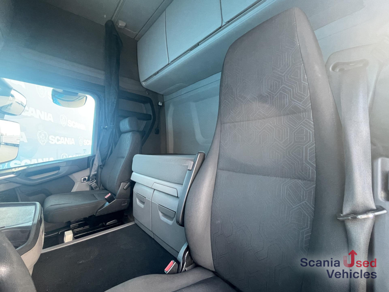 SCANIA R 450 A4x2NA DIFF-L RETARDER ADR-FL PARK AIRCO - Tractor unit: picture 5 SCANIA R 450 A4x2NA DIFF-L RETARDER ADR-FL PARK AIRCO - Tractor unit: picture 5