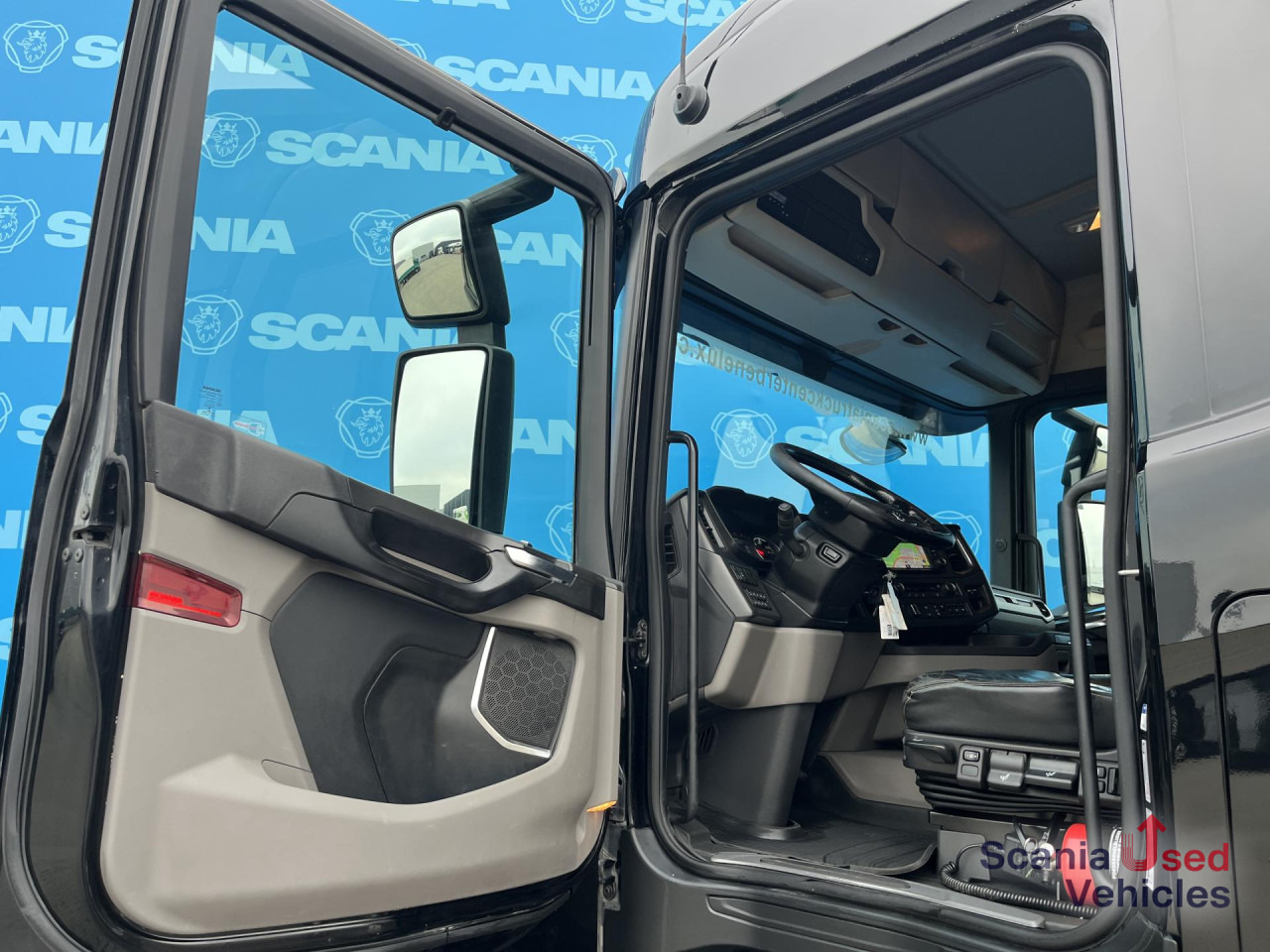 SCANIA R 450 A4x2NB DIFF-LOCK FULL AIR PTO PARK AIRCO - Tractor unit: picture 4 SCANIA R 450 A4x2NB DIFF-LOCK FULL AIR PTO PARK AIRCO - Tractor unit: picture 4