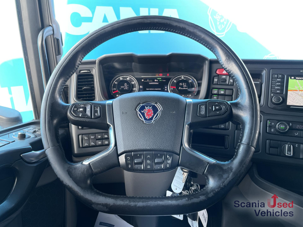 SCANIA R 450 A4x2NB RETARDER FULL AIR DIFF-L ACC 8T - Tractor unit: picture 4 SCANIA R 450 A4x2NB RETARDER FULL AIR DIFF-L ACC 8T - Tractor unit: picture 4