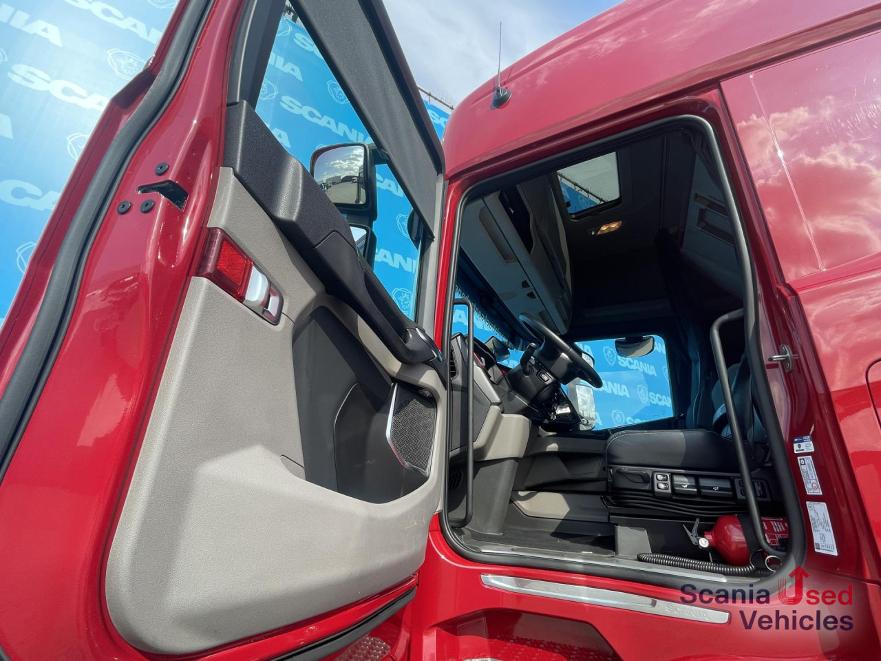 SCANIA R 520 A4x2NA DIFF-L RETARDER PARK AIRCO ACC V8 - Tractor unit: picture 3 SCANIA R 520 A4x2NA DIFF-L RETARDER PARK AIRCO ACC V8 - Tractor unit: picture 3