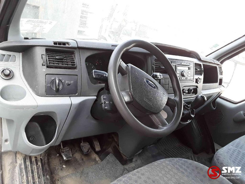 Interior photo 1: Box van Ford Transit