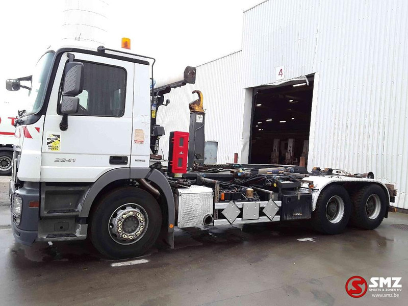 Container transporter/ Swap body truck Mercedes-Benz Actros 2641 6x4: picture 5
