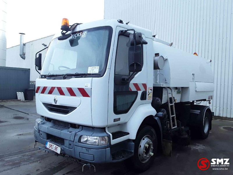Renault Midlum 220 - Road sweeper: picture 3 Renault Midlum 220 - Road sweeper: picture 3